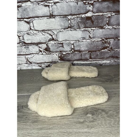 Raye Sherp Ivory Cream Faux Fur Slippers Casual Sandals Women’s Sz 7M US/38EU - Picture 13 of 16